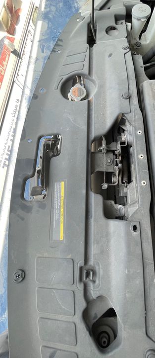 Radiator cover baffle - 2013 Nissan Pathfinder