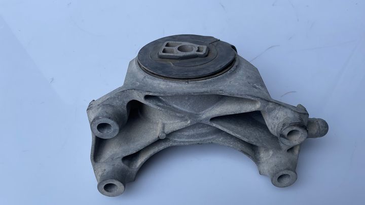 Mount (Gear) - 2010 GMC Terrain SLT