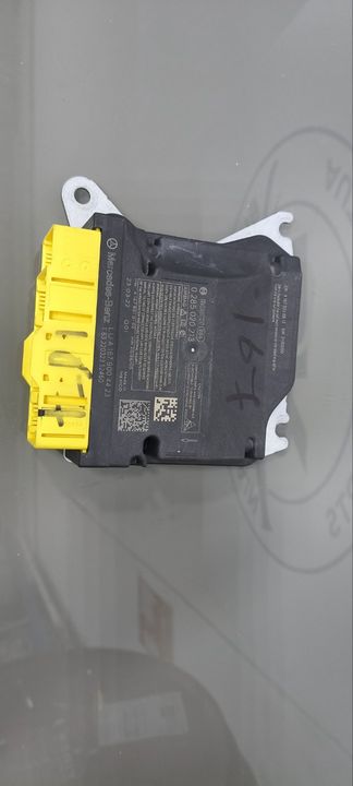 Mercedes-Benz Airbag Control Module A1679014423
