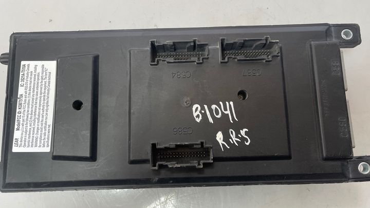 Fuse box - 2019 Jaguar XJ