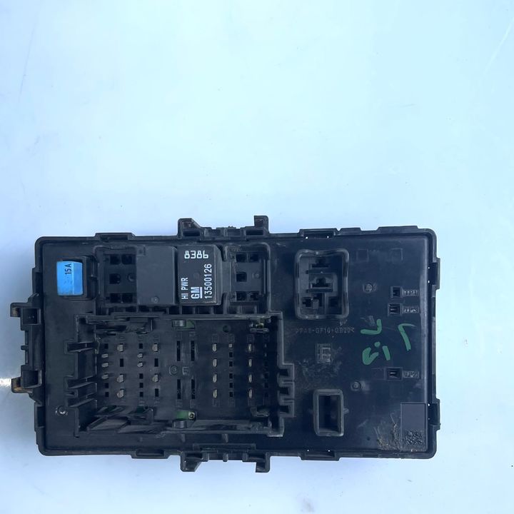 instrument panel fuse box - 2015 GMC DENALI