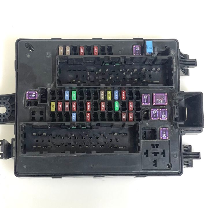 Fuse box - 2019 Chevrolet Traverse LT Cloth