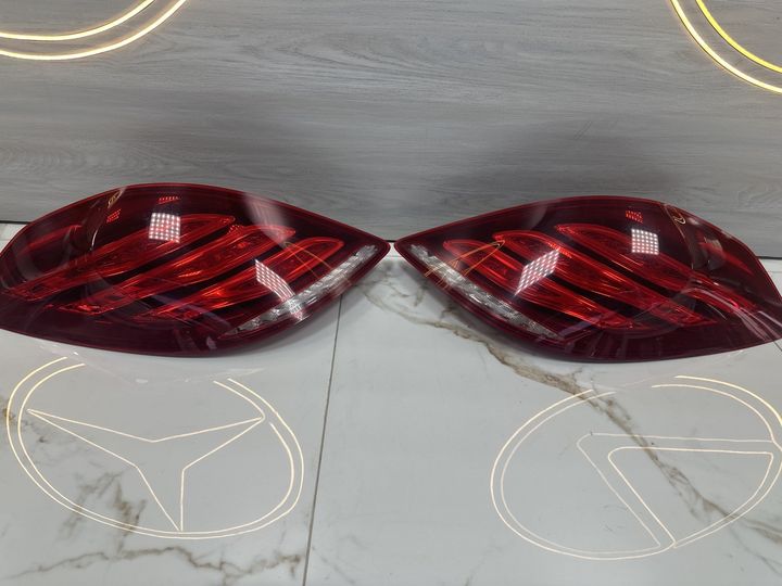 Mercedes-Benz S 222 - Stoplights USA