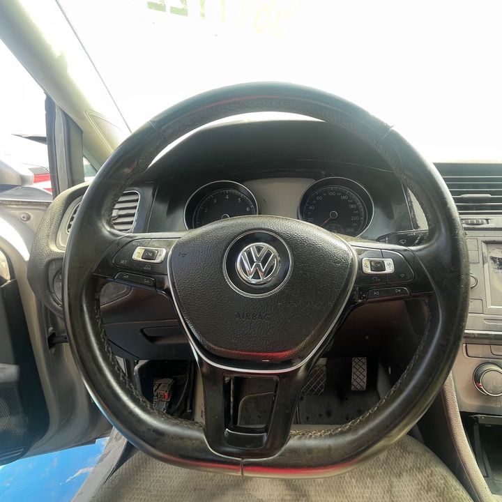 Steering wheel - 2018 Volkswagen Golf