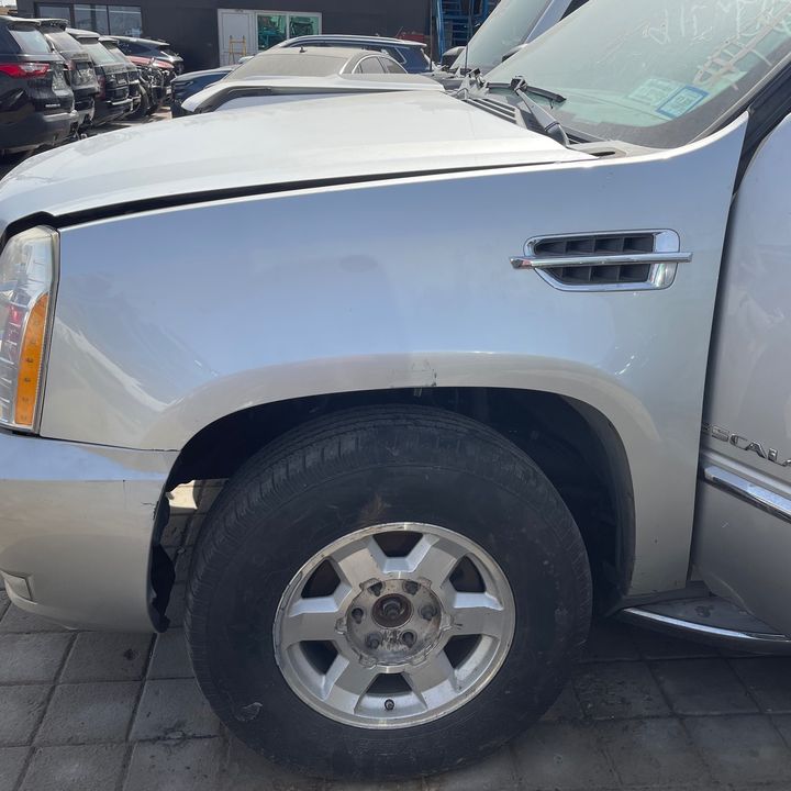 Fender (LHF) - 2011 Cadillac Escalade Luxury