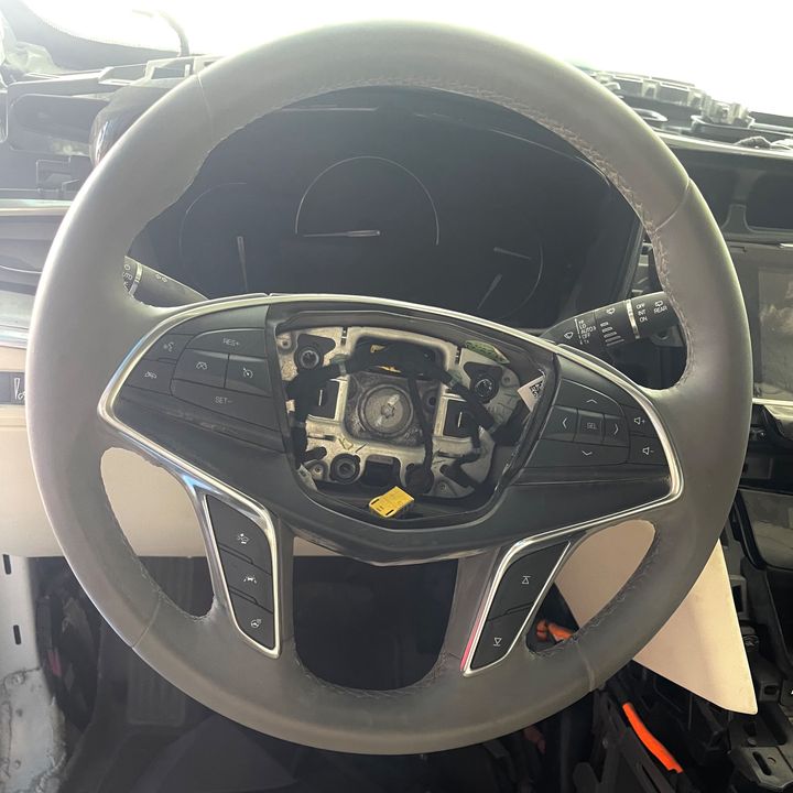 Steering wheel - 2017 Cadillac XT5