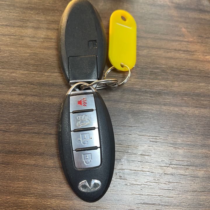 Key - 2011 Infiniti QX56 5.6i