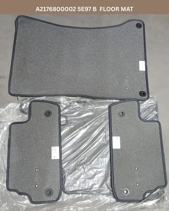 FLOOR MAT