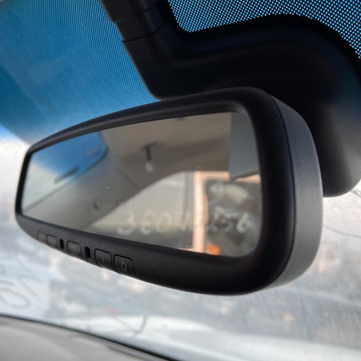 Rear view mirror - 2011 Infiniti QX56