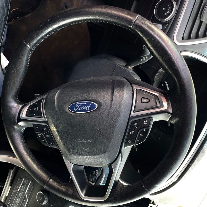 Steering wheel - 2015 Ford Edge SEL