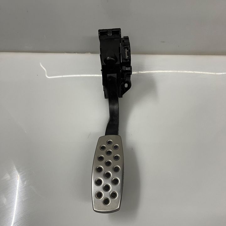Accelerator pedal - 2013 Chevrolet Malibu 2LT