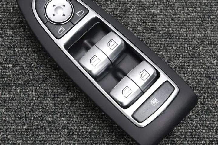 a2229052204 9051   switch