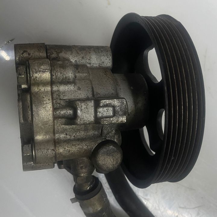 Power steering pump - 2010 Nissan Armada