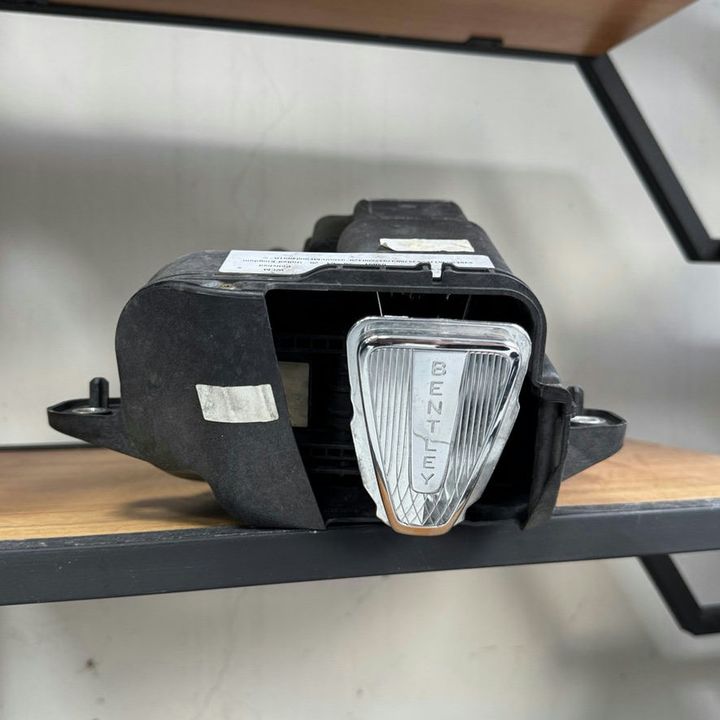 Bentley Flying Spur - Hood/Bonnet Emblem Assembly