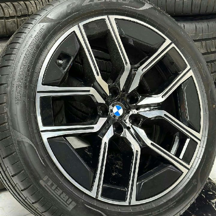 Original BMW i7 Wheels