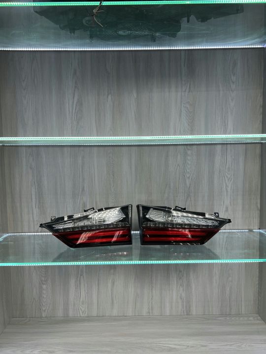 Lexus RX 350- Tail Light Set LH & RH