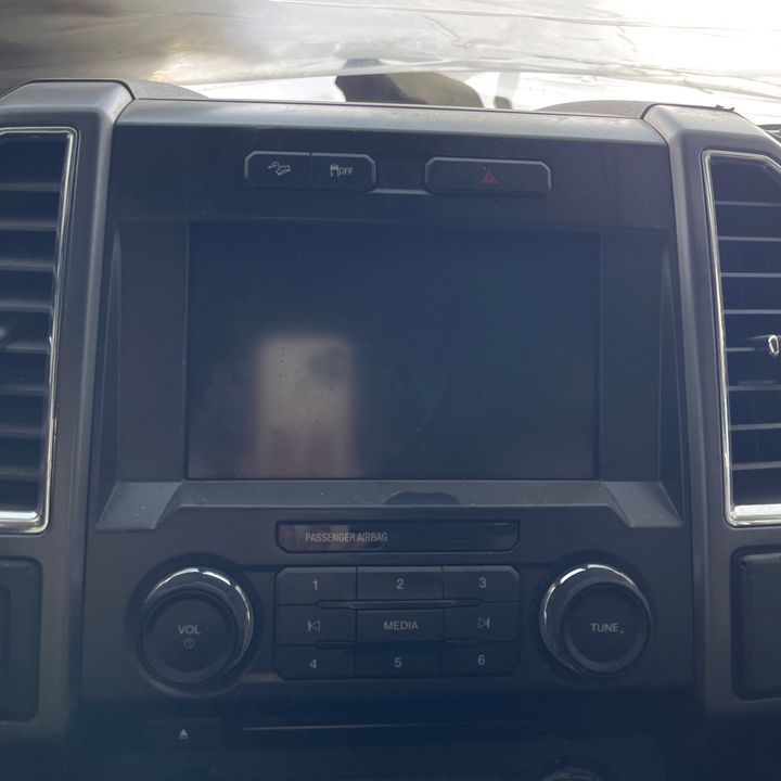 Info-gps-tv screen - 2015 Ford F-150