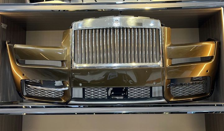 Rolls-Royce Cullinan Bumper Assembly with Grille