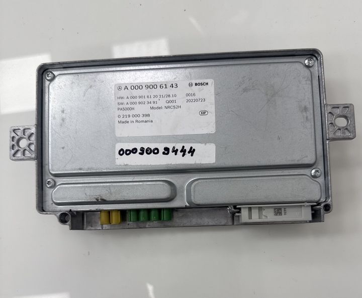 Mercedes-Benz Central Gateway Control Unit A 000 900 61 43