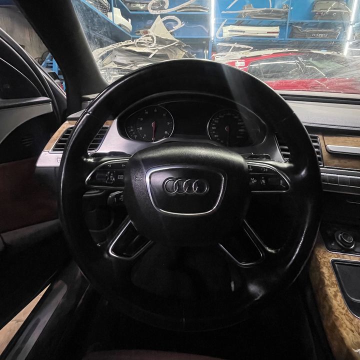 Steering wheel - 2013 Audi A8 L