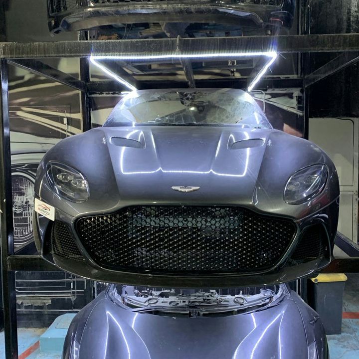 Aston Martin DBS Superleggera Coupe - Front Nosecut / Front Body