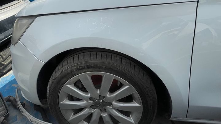 Fender (LHF) - 2012 Audi A1
