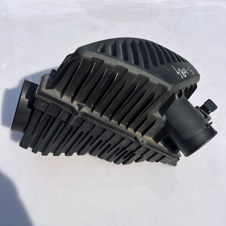 Air cleaner box - 2020 Chevrolet Traverse